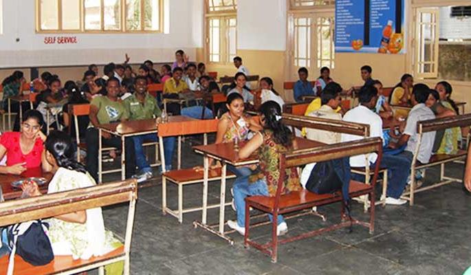 Some of our colleges in our country are also famous because of Cantin. What is special there? | आपल्या देशातील काही कॉलेजेस तेथील कॅण्टिनमुळेही फेमस आहे.. असं काय मिळतं तिथे? Some of our colleges in our country are also famous because of Cantin. What is special there? | आपल्या देशातील काही कॉलेजेस तेथील कॅण्टिनमुळेही फेमस आहे.. असं काय मिळतं तिथे?