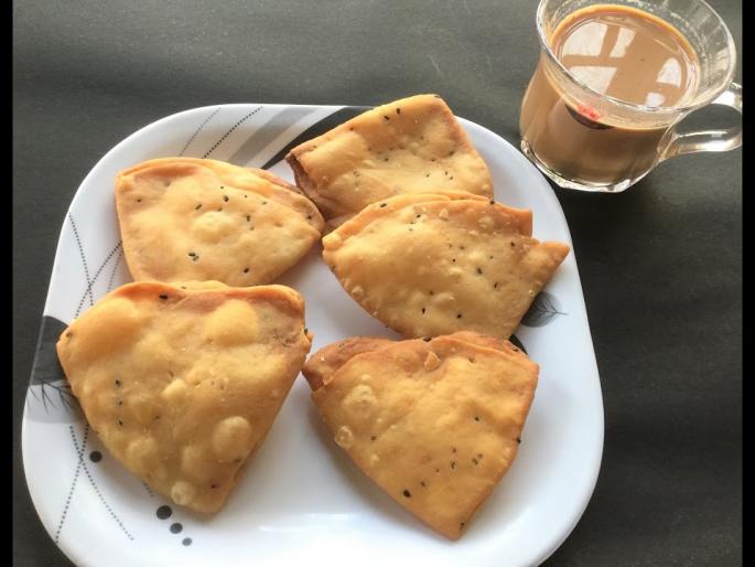 Make your tea tasy with this variety | तुम्ही चहाबरोबर काय खाता? बिस्किट आणि चिवडा यापलिकडे काही सूचत नसेल तर हे 9 पदार्थ ट्राय करा!