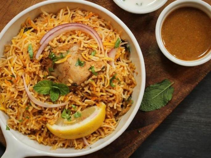Masala Dosa, Samosa and Biryani were top in online order in 2017 | मसाला डोसा, समोसा आणि बिर्याणी हे पदार्थ मागच्या वर्षी आॅनलाइनवर होते सर्वात हिट! Masala Dosa, Samosa and Biryani were top in online order in 2017 | मसाला डोसा, समोसा आणि बिर्याणी हे पदार्थ मागच्या वर्षी आॅनलाइनवर होते सर्वात हिट!