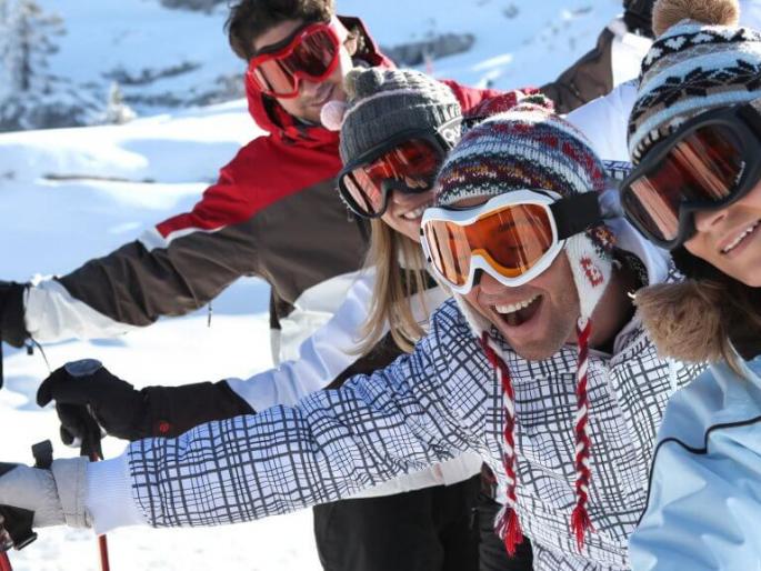 follow these simple rules for stay fit in winter trip | हिवाळ्यात हवं तितकं फिरा पण तब्येत बिघडणार नाही म्हणून काही गोष्टी अवश्य करा! follow these simple rules for stay fit in winter trip | हिवाळ्यात हवं तितकं फिरा पण तब्येत बिघडणार नाही म्हणून काही गोष्टी अवश्य करा!