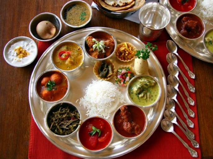 Are you decide menu for wedding ceremony? Don't go for many things in one plate! | लग्नातल्या पदार्थांची यादी करताय? ती हॉटेलचं मेन्यूकार्ड होणार नाही ना एवढं एकदा बघाच! Are you decide menu for wedding ceremony? Don't go for many things in one plate! | लग्नातल्या पदार्थांची यादी करताय? ती हॉटेलचं मेन्यूकार्ड होणार नाही ना एवढं एकदा बघाच!