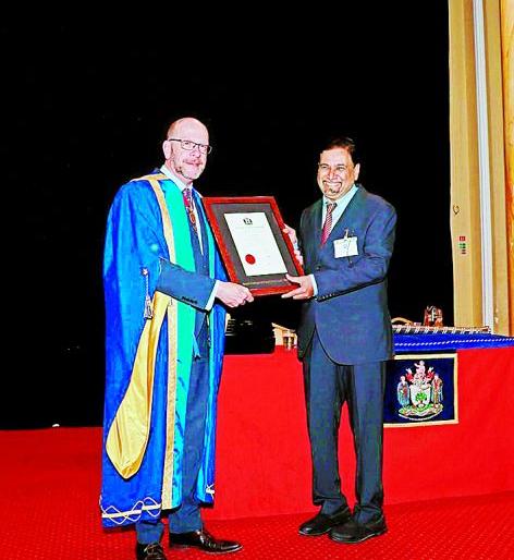 Dr. Uday Bodhankar got RCPCH fellowship | डॉ. उदय बोधनकर यांना ‘आरसीपीसीएच’ची फेलोशिप Dr. Uday Bodhankar got RCPCH fellowship | डॉ. उदय बोधनकर यांना ‘आरसीपीसीएच’ची फेलोशिप