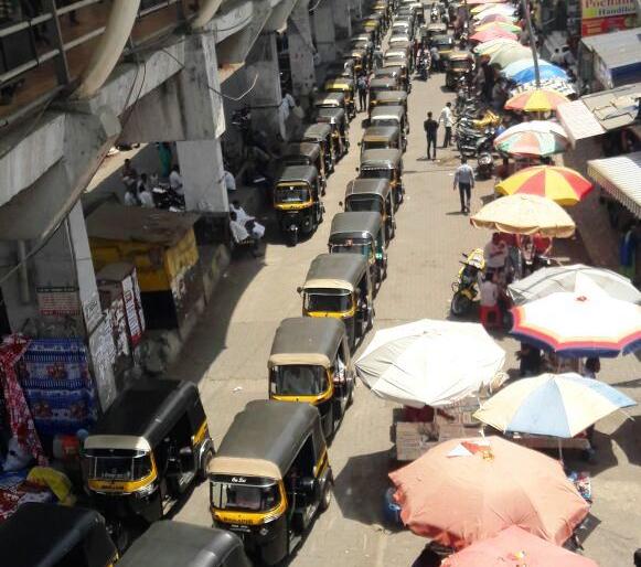 Corona has again postponed the implementation of the hawker policy | कोरोनामुळे फेरीवाला धोरणाची अंमलबजावणी पुन्हा लांबणीवर Corona has again postponed the implementation of the hawker policy | कोरोनामुळे फेरीवाला धोरणाची अंमलबजावणी पुन्हा लांबणीवर