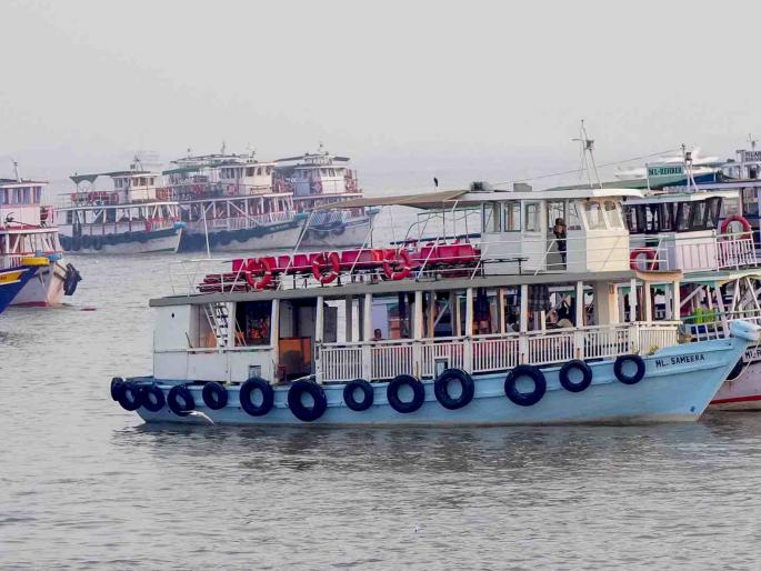 Directional signal system on the Mora Revas sea route has been out of order for the past several years | दिशादर्शक नसल्याने प्रवासी बोटींची चुकते वाट; मोरा, रेवस बंदरांत बोट गाळात रुतण्याची भीती Directional signal system on the Mora Revas sea route has been out of order for the past several years | दिशादर्शक नसल्याने प्रवासी बोटींची चुकते वाट; मोरा, रेवस बंदरांत बोट गाळात रुतण्याची भीती