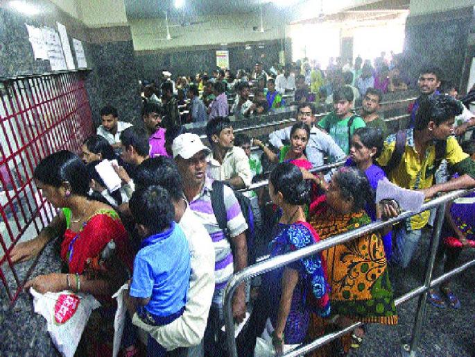 Due to the rain there is increase in pneumonia in the city | पावसामुळे शहरात तापाचे रुग्ण वाढले Due to the rain there is increase in pneumonia in the city | पावसामुळे शहरात तापाचे रुग्ण वाढले