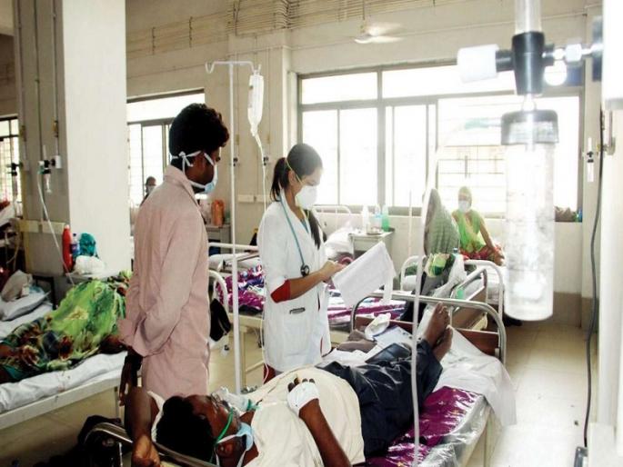 risk of viral fever increased in Delhi during the corona period, queues at the hospital | कोरोनादरम्यान राजधानी दिल्लीत वाढला व्हायरल फीवरचा धोका, हॉस्पिटलमध्ये लागल्या रांगा risk of viral fever increased in Delhi during the corona period, queues at the hospital | कोरोनादरम्यान राजधानी दिल्लीत वाढला व्हायरल फीवरचा धोका, हॉस्पिटलमध्ये लागल्या रांगा