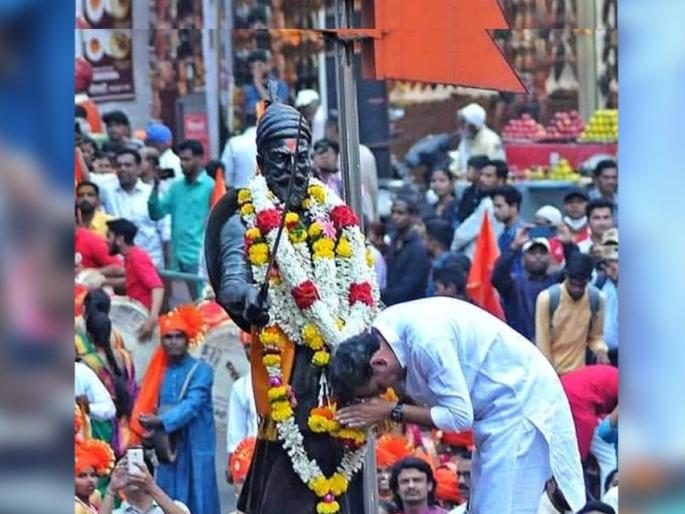 After the Shiv Sena announced the name of the sixth candidate for Rajya Sabha, Sambhaji Raje Chhatrapati has expressed his feelings. | 'महाराज...तुमच्या नजरेतलं स्वराज्य मला घडवायचंय'; अखेर संभाजीराजेंनी व्यक्त केली भावना After the Shiv Sena announced the name of the sixth candidate for Rajya Sabha, Sambhaji Raje Chhatrapati has expressed his feelings. | 'महाराज...तुमच्या नजरेतलं स्वराज्य मला घडवायचंय'; अखेर संभाजीराजेंनी व्यक्त केली भावना