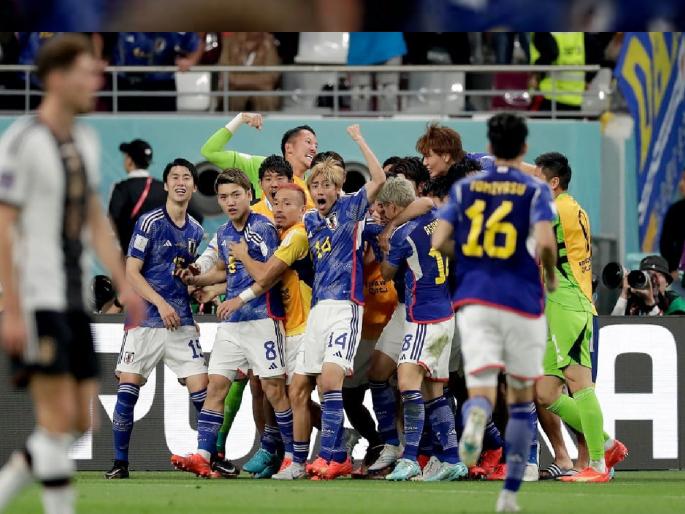japan beats germany by 2 1 for another major upset in ongoing fifa world cup 2022 | Shocking : चार वेळा वर्ल्ड कप उंचावणारे जर्मन हरले, जपानने तारे दाखवले japan beats germany by 2 1 for another major upset in ongoing fifa world cup 2022 | Shocking : चार वेळा वर्ल्ड कप उंचावणारे जर्मन हरले, जपानने तारे दाखवले