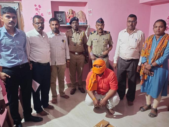 raid on fake hospital fake doctor arrested | बनावट हॉस्पिटलवर छापा; बोगस डॉक्टरला अटक! raid on fake hospital fake doctor arrested | बनावट हॉस्पिटलवर छापा; बोगस डॉक्टरला अटक!