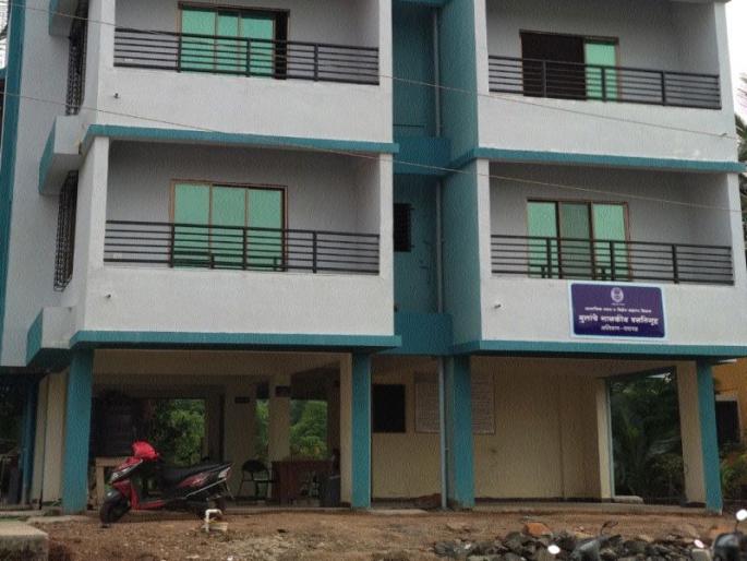 Homeless conduct of the hostel by the hostel | वसतिगृहातील गृहपालांकडून विद्यार्थ्यांना अपमानास्पद वागणूक Homeless conduct of the hostel by the hostel | वसतिगृहातील गृहपालांकडून विद्यार्थ्यांना अपमानास्पद वागणूक