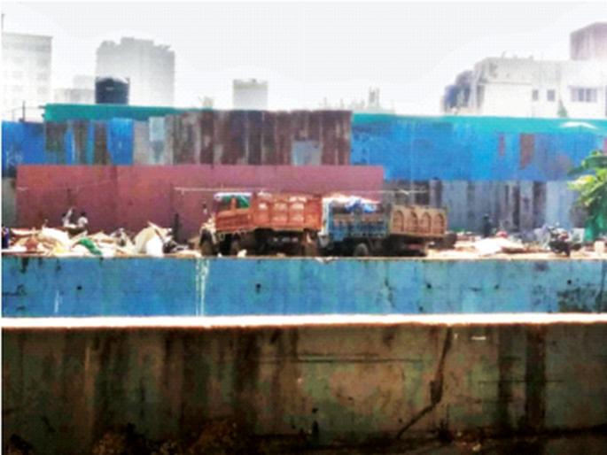 Fraud based on bogus documents in Joglekar Nala Bar case | जोगळेकर नाला बारप्रकरणी बोगस कागदपत्रांच्या आधारे फसवणूक Fraud based on bogus documents in Joglekar Nala Bar case | जोगळेकर नाला बारप्रकरणी बोगस कागदपत्रांच्या आधारे फसवणूक