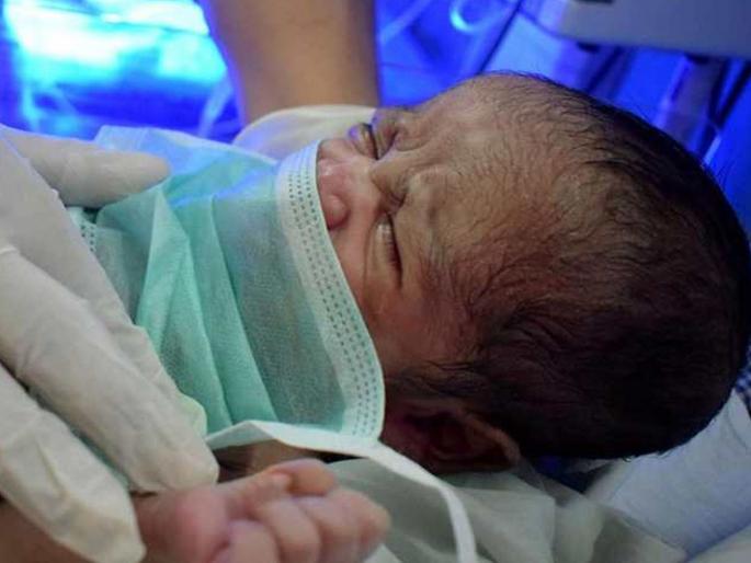 192 mothers corona positive, but 196 babies born negative | १९२ माता कोरोना पॉझिटिव्ह, पण जन्मलेली १९६ बाळे निगेटिव्ह 192 mothers corona positive, but 196 babies born negative | १९२ माता कोरोना पॉझिटिव्ह, पण जन्मलेली १९६ बाळे निगेटिव्ह