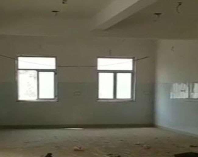 stupidity! Built a 25-bed ward, operation theater at a cost of crores; But forgot door | मूर्खपणाचा कळस! करोडो खर्च करून 25 खाटांचा वॉर्ड, ऑपरेशन थिएटर बांधले; पण दरवाजाच विसरले stupidity! Built a 25-bed ward, operation theater at a cost of crores; But forgot door | मूर्खपणाचा कळस! करोडो खर्च करून 25 खाटांचा वॉर्ड, ऑपरेशन थिएटर बांधले; पण दरवाजाच विसरले