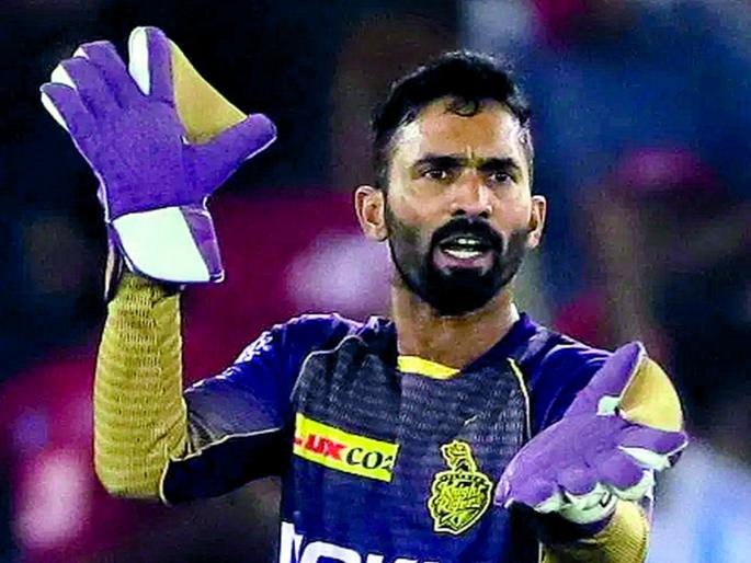 A look at Karthik's leadership in the Sunrisers-KKR fight | सनरायजर्स-केकेआर लढतीत कार्तिकच्या नेतृत्वावर नजर
