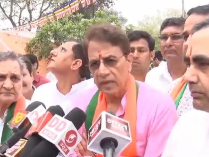 Arun govil commented on Constitution Now opponents are attacking BJP | सर्वसम्मती असेल तर संविधान...; आता अरुण गोविल यांचा व्हिडिओ व्हारल, विरोधकांचा भाजपवर हल्लाबोल Arun govil commented on Constitution Now opponents are attacking BJP | सर्वसम्मती असेल तर संविधान...; आता अरुण गोविल यांचा व्हिडिओ व्हारल, विरोधकांचा भाजपवर हल्लाबोल