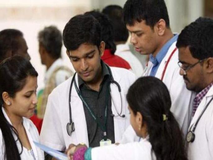 Indication of strict action in Madhya Pradesh's 'nursing' case, fate of one lakh students hangs | मध्य प्रदेशातील 'नर्सिंग'प्रकरणी कडक कारवाईचे संकेत, एक लाख विद्यार्थ्यांचे भवितव्य टांगणीला Indication of strict action in Madhya Pradesh's 'nursing' case, fate of one lakh students hangs | मध्य प्रदेशातील 'नर्सिंग'प्रकरणी कडक कारवाईचे संकेत, एक लाख विद्यार्थ्यांचे भवितव्य टांगणीला