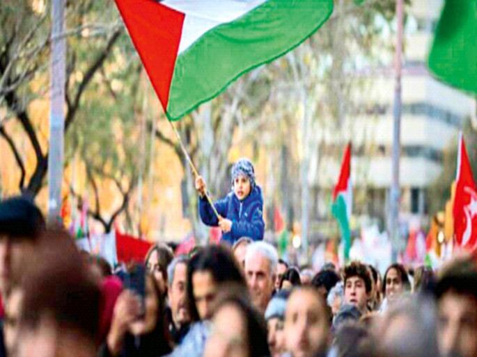 Palestine is considered a 'country' by 3 countries; Even more isolated in the world, Israel withdrew ambassadors from all three countries | पॅलेस्टिनला ३ देशांनी मानले ‘देश’; इस्रायल जगात आणखी एकाकी, तिन्ही देशांतून राजदूत माघारी बोलावले Palestine is considered a 'country' by 3 countries; Even more isolated in the world, Israel withdrew ambassadors from all three countries | पॅलेस्टिनला ३ देशांनी मानले ‘देश’; इस्रायल जगात आणखी एकाकी, तिन्ही देशांतून राजदूत माघारी बोलावले