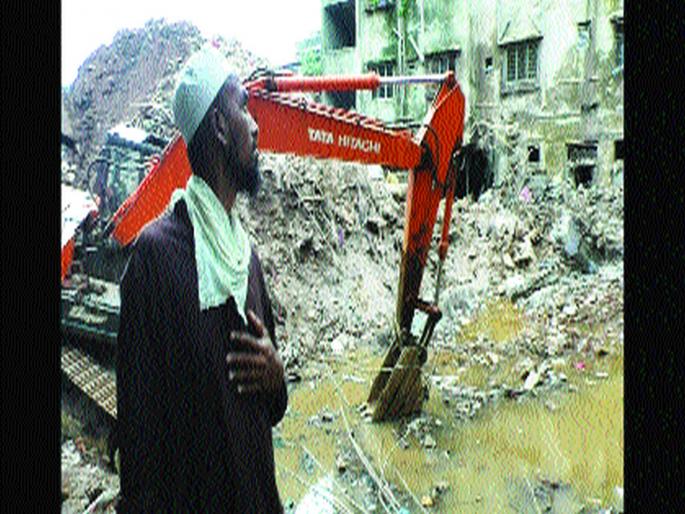 Father's discovery of two and a half year old Chimurda | अडीच वर्षांच्या चिमुरड्याचा पित्याकडून शोध Father's discovery of two and a half year old Chimurda | अडीच वर्षांच्या चिमुरड्याचा पित्याकडून शोध