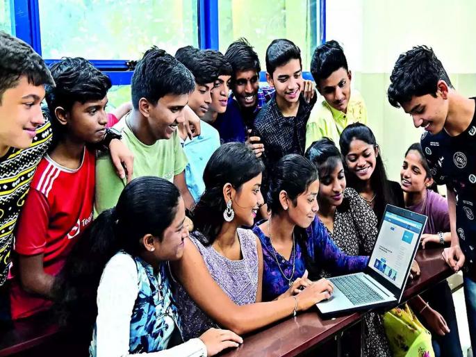 In the 10th class results, first 6 ranks of municipal schools were bagged by girls, including students of Marathi, Urdu, English medium | दहावीच्या निकालात महापालिका शाळांतील पहिले ६ क्रमांक मुलींनी पटकावले, मराठी, उर्दू, इंग्रजी माध्यमांतील विद्यार्थिंनींचा समावेश In the 10th class results, first 6 ranks of municipal schools were bagged by girls, including students of Marathi, Urdu, English medium | दहावीच्या निकालात महापालिका शाळांतील पहिले ६ क्रमांक मुलींनी पटकावले, मराठी, उर्दू, इंग्रजी माध्यमांतील विद्यार्थिंनींचा समावेश