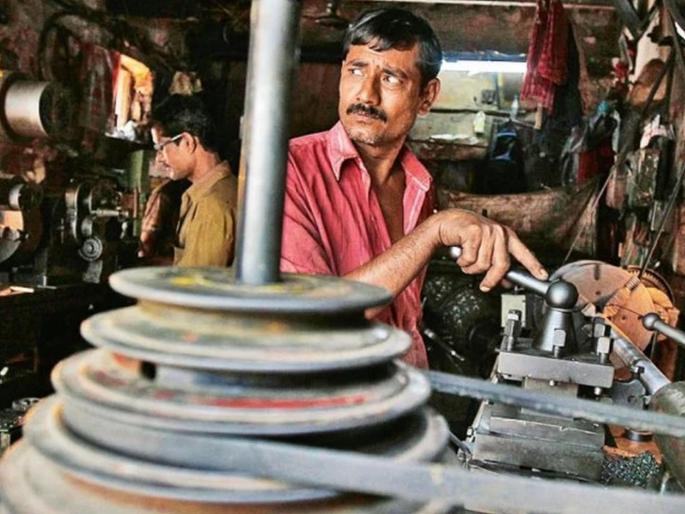 33% MSMEs on the verge of closing | ३३ टक्के एमएसएमई बंद पडण्याच्या मार्गावर 33% MSMEs on the verge of closing | ३३ टक्के एमएसएमई बंद पडण्याच्या मार्गावर