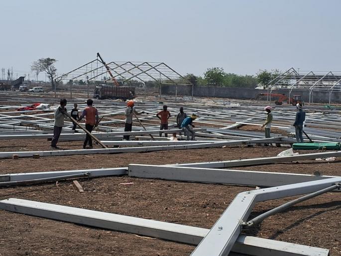 Four laborers injured while erecting pavilion for Prime Minister's meeting, pavilion in 26 acres |  पंतप्रधानांच्या सभेचा मंडप उभारताना चार मजूर जखमी, २६ एकरात मंडप उभारणीचे काम सुरू Four laborers injured while erecting pavilion for Prime Minister's meeting, pavilion in 26 acres |  पंतप्रधानांच्या सभेचा मंडप उभारताना चार मजूर जखमी, २६ एकरात मंडप उभारणीचे काम सुरू