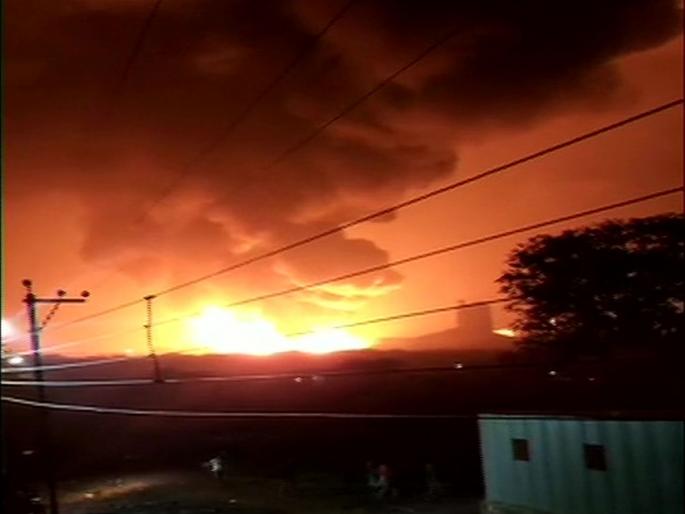 Fire incidents at Chembur, Kurkumbh MIDC; Loss of crores | चेंबूर, कुरकुंभ एमआयडीसीमध्ये आगीच्या घटना; करोडोंचे नुकसान Fire incidents at Chembur, Kurkumbh MIDC; Loss of crores | चेंबूर, कुरकुंभ एमआयडीसीमध्ये आगीच्या घटना; करोडोंचे नुकसान