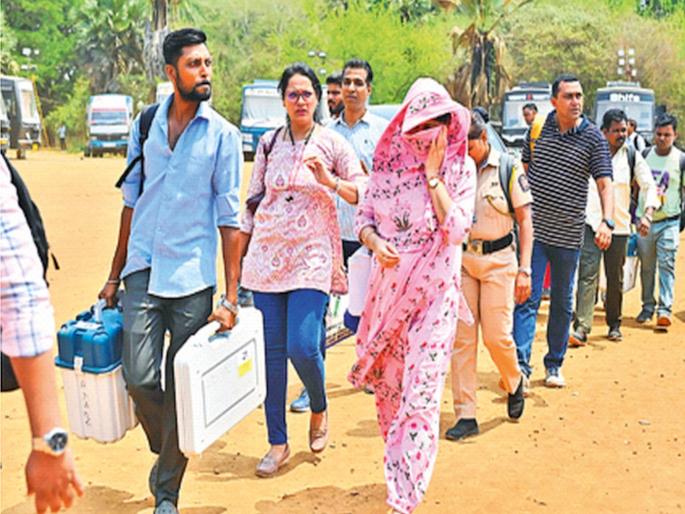 Shindesena VS Uddhavsena in six places; Voting today in 13 constituencies of the state in the fifth phase of Lok Sabha elections | सहा ठिकाणी शिंदेसेना VS उद्धवसेना; लोकसभा निवडणुकीच्या पाचव्या टप्प्यात राज्यातील १३ मतदारसंघांमध्ये आज मतदान Shindesena VS Uddhavsena in six places; Voting today in 13 constituencies of the state in the fifth phase of Lok Sabha elections | सहा ठिकाणी शिंदेसेना VS उद्धवसेना; लोकसभा निवडणुकीच्या पाचव्या टप्प्यात राज्यातील १३ मतदारसंघांमध्ये आज मतदान
