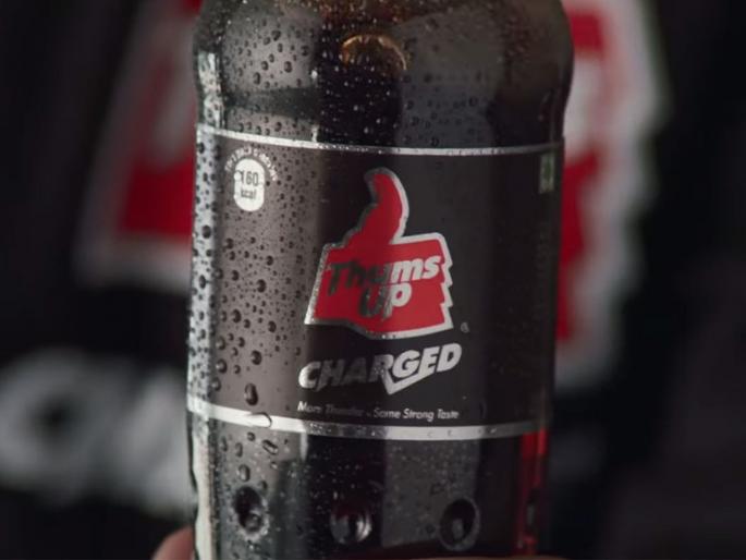 Thumbs up! Coca cola incresed salaries of 7000 Employees in corona Crisis hrb | आज कुछ तुफानी करते है! विक्री थंडावलेली असूनही कंपनीने पगारवाढ केली Thumbs up! Coca cola incresed salaries of 7000 Employees in corona Crisis hrb | आज कुछ तुफानी करते है! विक्री थंडावलेली असूनही कंपनीने पगारवाढ केली