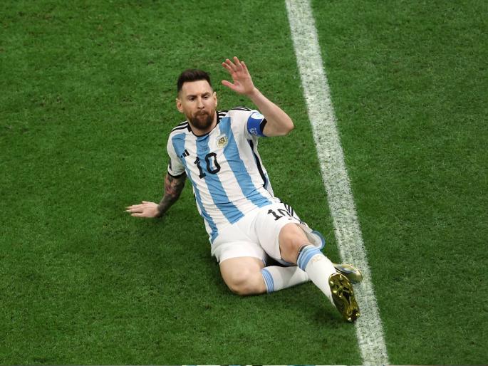 Fifa World Cup Final 2022 Live Updates : Lionel Messi is the first player to score in the group stage, round of 16, quater-final, semi-final and final in a single edition of the World Cup | Fifa World Cup Final : लिओनेस मेस्सीचा वर्ल्ड रेकॉर्ड! वर्ल्ड कप इतिहासात असा विक्रम आजतागायत कुणालाच जमला नाही  Fifa World Cup Final 2022 Live Updates : Lionel Messi is the first player to score in the group stage, round of 16, quater-final, semi-final and final in a single edition of the World Cup | Fifa World Cup Final : लिओनेस मेस्सीचा वर्ल्ड रेकॉर्ड! वर्ल्ड कप इतिहासात असा विक्रम आजतागायत कुणालाच जमला नाही