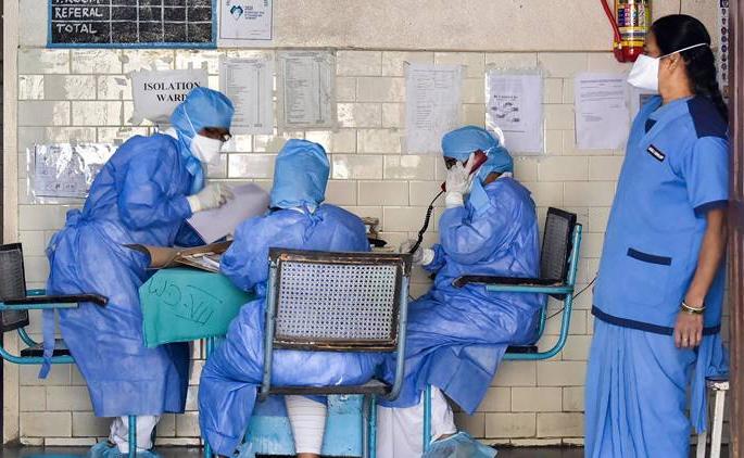 Kovid's stress only on medicine, deafness doctors | मेडिसीन, बधिरीकरण डॉक्टरांवरच कोविडचा ताण
