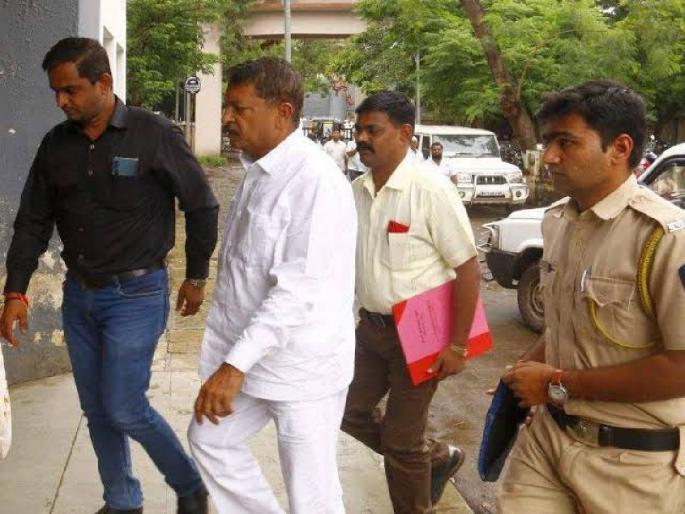 Former Chairman of Market Committee Shivaji Chumbhale be present in court | बाजार समितीचे माजी सभापती शिवाजी चुंभळे हाजिर हो... Former Chairman of Market Committee Shivaji Chumbhale be present in court | बाजार समितीचे माजी सभापती शिवाजी चुंभळे हाजिर हो...