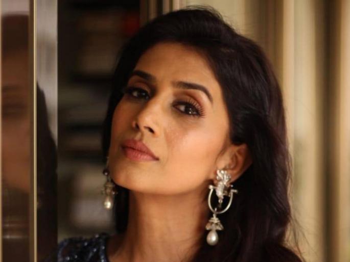 sonali kulkarni reacted on fair word remove from fair and lovely | ‘फेअर अॅण्ड लव्हली’च्या निर्णयाने सोनाली कुलकर्णी खुश्श; म्हणाली व्हॉट अ डिसिजन! sonali kulkarni reacted on fair word remove from fair and lovely | ‘फेअर अॅण्ड लव्हली’च्या निर्णयाने सोनाली कुलकर्णी खुश्श; म्हणाली व्हॉट अ डिसिजन!
