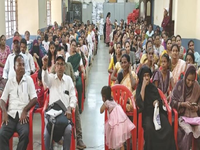 Elgar meeting in Ratnagiri to protest against the arbitrary management of finance companies | मायक्रो फायनान्सविरोधात एल्गार, रत्नागिरीतील मेळाव्यात महिलांचा एकमुखी निर्धार Elgar meeting in Ratnagiri to protest against the arbitrary management of finance companies | मायक्रो फायनान्सविरोधात एल्गार, रत्नागिरीतील मेळाव्यात महिलांचा एकमुखी निर्धार