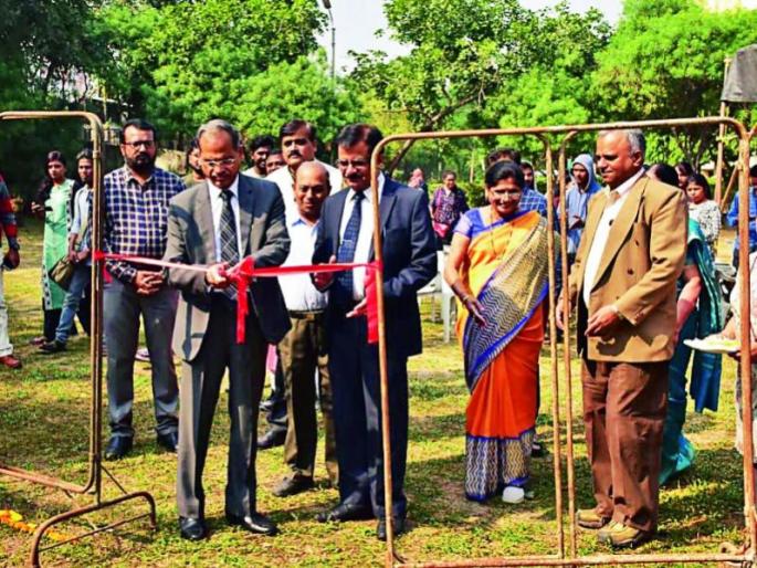 Unique event at Nagpur University: The beauty of artistic art emerged from the waste | नागपूर विद्यापीठात अनोखे आयोजन : कचऱ्यातून उमटणार कलाविष्काराचे सौंदर्य Unique event at Nagpur University: The beauty of artistic art emerged from the waste | नागपूर विद्यापीठात अनोखे आयोजन : कचऱ्यातून उमटणार कलाविष्काराचे सौंदर्य