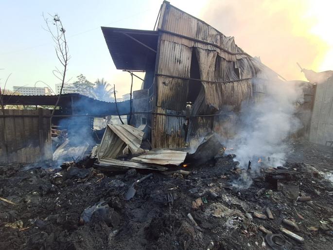 pimpari-chinchwad FIRE Massive fire breaks out at wood warehouse in Moshi Loss of lakhs | मोशी येथे लाकडाच्या वखारीला भीषण आग; लाखोंचं नुकसान pimpari-chinchwad FIRE Massive fire breaks out at wood warehouse in Moshi Loss of lakhs | मोशी येथे लाकडाच्या वखारीला भीषण आग; लाखोंचं नुकसान