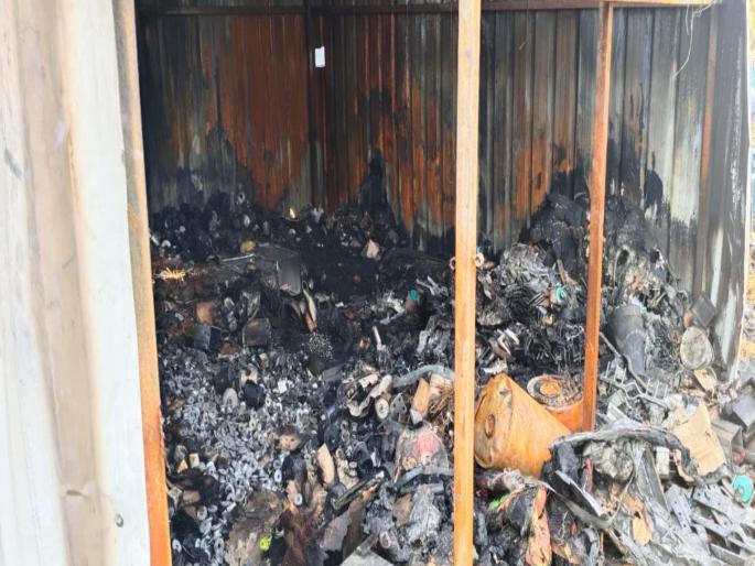 Fire at Jackson Company in Deulgaon | देऊळ गावातील जॅक्सन कंपनीला आग; राज्य विद्युत महामंडळाला लागणारे इलेक्ट्रिक साहित्य जळून खाक Fire at Jackson Company in Deulgaon | देऊळ गावातील जॅक्सन कंपनीला आग; राज्य विद्युत महामंडळाला लागणारे इलेक्ट्रिक साहित्य जळून खाक