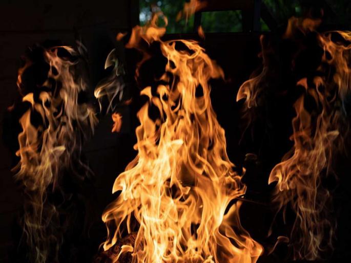 fire to clinic due to short circuit in Pimpri | शाॅर्टसर्किटमुळे क्लिनिकला आग;पिंपरीतील घटना fire to clinic due to short circuit in Pimpri | शाॅर्टसर्किटमुळे क्लिनिकला आग;पिंपरीतील घटना