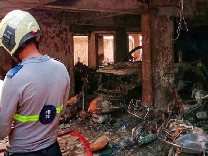 What should be done first after burning in fire Read useful information… | आगीत भाजल्यानंतर आधी नेमकं काय करायला हवं? वाचा उपयुक्त माहिती… What should be done first after burning in fire Read useful information… | आगीत भाजल्यानंतर आधी नेमकं काय करायला हवं? वाचा उपयुक्त माहिती…