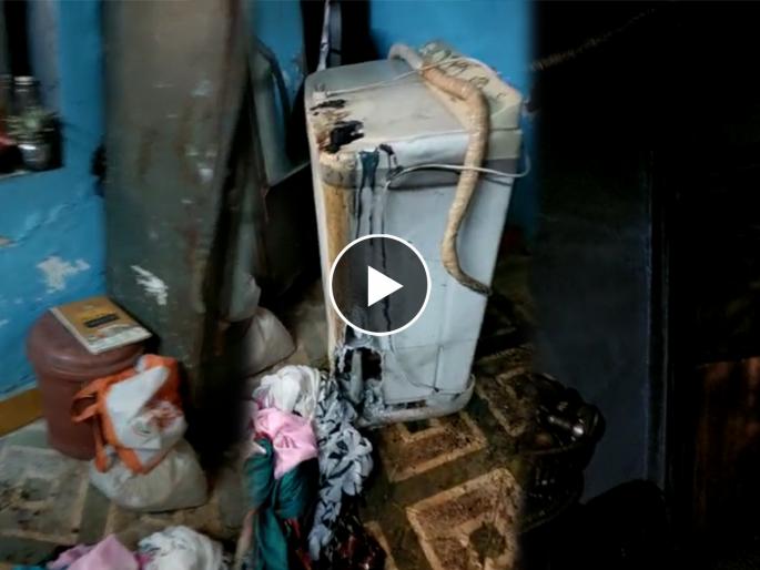 Four members of the same family got burnt due to house fire; Unfortunate incident in Dombivli | घरात आग लागल्यानं एकाच कुटुंबातील चौघे भाजले; डोंबिवलीतील दुर्दैवी घटना Four members of the same family got burnt due to house fire; Unfortunate incident in Dombivli | घरात आग लागल्यानं एकाच कुटुंबातील चौघे भाजले; डोंबिवलीतील दुर्दैवी घटना