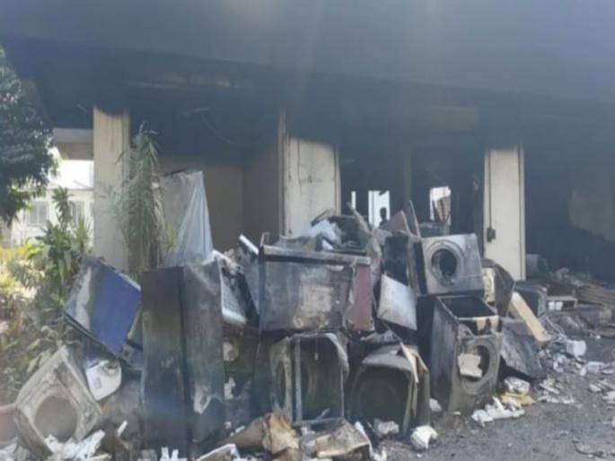 Fire breaks out at electronics shop in Kadamwak area during Diwali; Loss of Rs 2 crore, loss of Rs 3 crore due to flood last month | कदमवाकवस्तीत ऐन दिवाळीत इलेक्ट्रॉनिक्स दुकानाला आग; २ कोटींचे नुकसान, मागील महिन्यातही पुरामुळे ३ कोटींचे नुकसान Fire breaks out at electronics shop in Kadamwak area during Diwali; Loss of Rs 2 crore, loss of Rs 3 crore due to flood last month | कदमवाकवस्तीत ऐन दिवाळीत इलेक्ट्रॉनिक्स दुकानाला आग; २ कोटींचे नुकसान, मागील महिन्यातही पुरामुळे ३ कोटींचे नुकसान