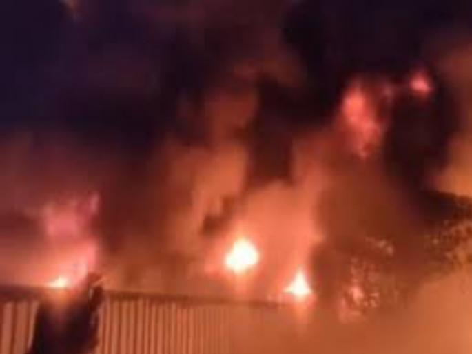 pimpari-chinchwad Fire breaks out at scrap material at H. A. Company in Pimpri | पिंपरीतील एच. ए. कंपनीतील भंगार साहित्याला आग pimpari-chinchwad Fire breaks out at scrap material at H. A. Company in Pimpri | पिंपरीतील एच. ए. कंपनीतील भंगार साहित्याला आग