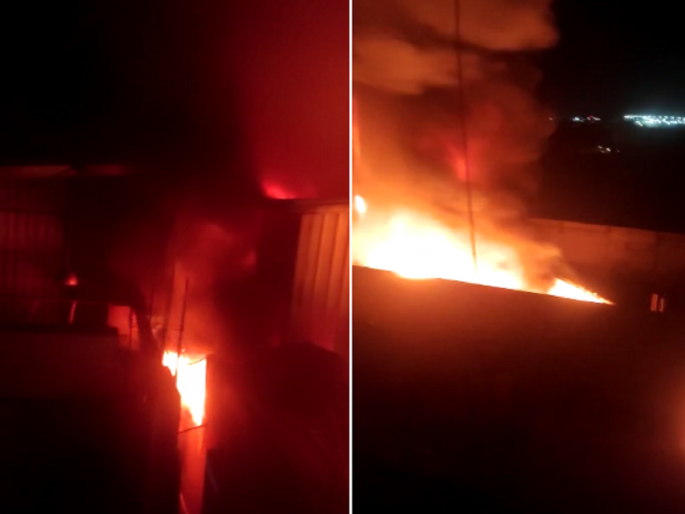 A fire broke out in the flat and property worth two lakhs was destroyed | फ्लॅटात आग लागून दोन लाखाची मालमत्ता खाक A fire broke out in the flat and property worth two lakhs was destroyed | फ्लॅटात आग लागून दोन लाखाची मालमत्ता खाक