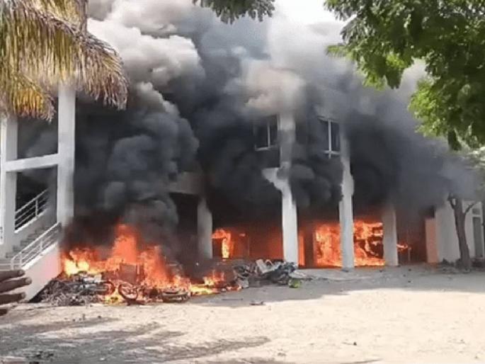 Outbreak of Maratha movement across the state as MLA Solanke, Kshirsagar houses and vehicles were burnt | मराठा आंदोलनाचा राज्यभरात भडका; आ. सोळंके, आ. क्षीरसागर यांची घरे, वाहने जाळली Outbreak of Maratha movement across the state as MLA Solanke, Kshirsagar houses and vehicles were burnt | मराठा आंदोलनाचा राज्यभरात भडका; आ. सोळंके, आ. क्षीरसागर यांची घरे, वाहने जाळली