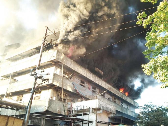 Fire events in the face of the Bhiwandi volcano | आगीच्या घटनांनी भिवंडी ज्वालामुखीच्या तोंडावर