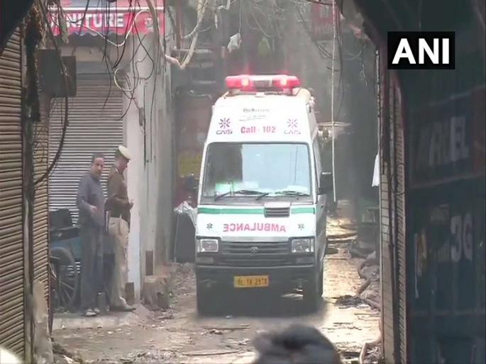 32 people dead in fire incident at Rani Jhansi Road anaj mandi in Delhi | दिल्लीतील अनाज मंडी येथे भीषण आग, 43 जणांचा मृत्यू 32 people dead in fire incident at Rani Jhansi Road anaj mandi in Delhi | दिल्लीतील अनाज मंडी येथे भीषण आग, 43 जणांचा मृत्यू