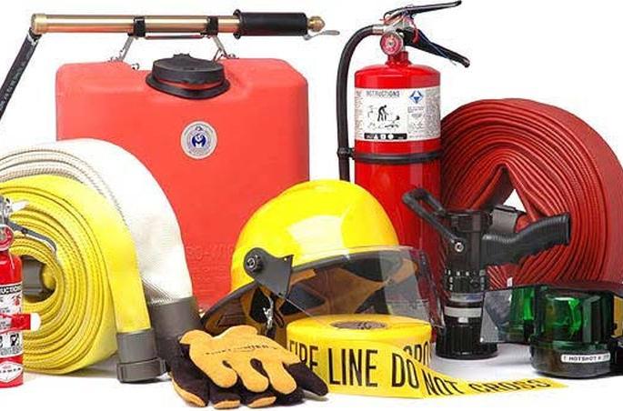 In Nagpur, register a crime against 36 building owners | नागपुरातील ३६ इमारत मालकांच्या विरोधात गुन्हा दाखल करा