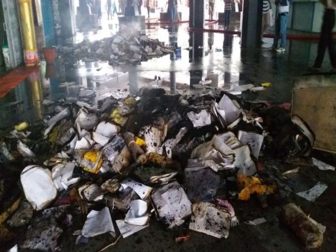 Goa: Fire breaks out at Kadamaba Transport Corporation (KTC) bus stand | पणजी बस्थानकात अग्नितांडव ! आरटोओ, कदंब कार्यालय भस्मसात Goa: Fire breaks out at Kadamaba Transport Corporation (KTC) bus stand | पणजी बस्थानकात अग्नितांडव ! आरटोओ, कदंब कार्यालय भस्मसात