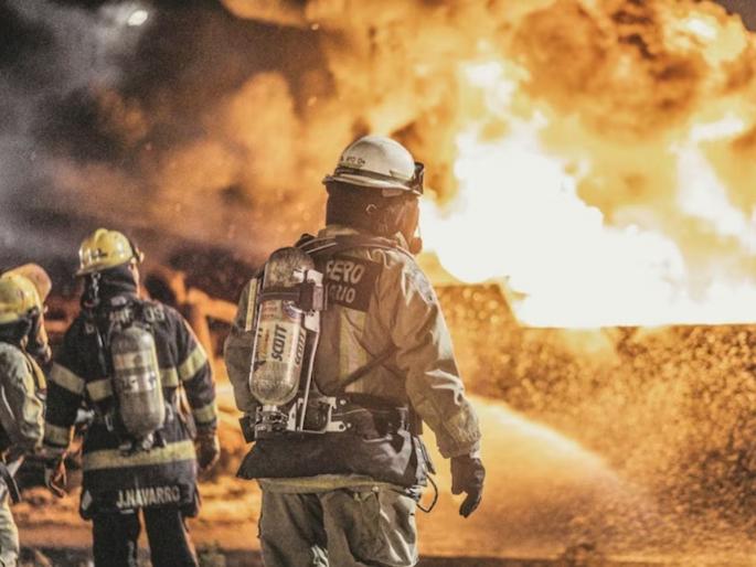 greece woman intentionally made 2 wildfires to watch firefighters and flirt | बाईsss! अग्निशमन दलाचे कर्मचारी दिसायचे 'हॉट', तिने दोनवेळा शेताला मुद्दाम लावली आग greece woman intentionally made 2 wildfires to watch firefighters and flirt | बाईsss! अग्निशमन दलाचे कर्मचारी दिसायचे 'हॉट', तिने दोनवेळा शेताला मुद्दाम लावली आग