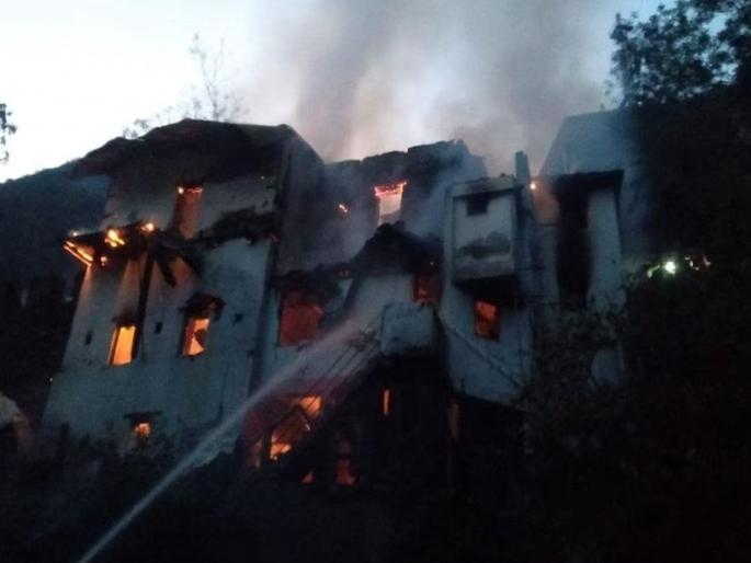 Haryana News: The farmer's house caught fire 22 times in 8 days, the villagers were scared due to the shocking incident | ८ दिवसांत २२ वेळा लागली शेतकऱ्याच्या घराला आग, धक्कादायक प्रकारामुळे गावकरी भयग्रस्त Haryana News: The farmer's house caught fire 22 times in 8 days, the villagers were scared due to the shocking incident | ८ दिवसांत २२ वेळा लागली शेतकऱ्याच्या घराला आग, धक्कादायक प्रकारामुळे गावकरी भयग्रस्त