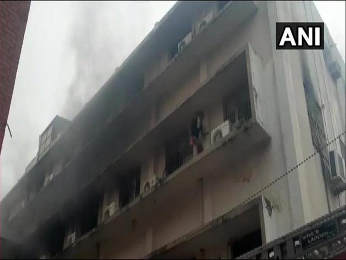 A fire has broken out at the paediatric ward of Shree Sir Sayaji General (SSG) Hospital in Vadodara. | वडोदरा येथील रुग्णलयातील लहान मुलांच्या वॉर्डला आग A fire has broken out at the paediatric ward of Shree Sir Sayaji General (SSG) Hospital in Vadodara. | वडोदरा येथील रुग्णलयातील लहान मुलांच्या वॉर्डला आग